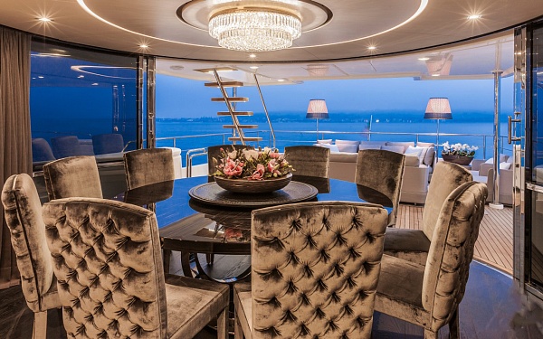 Аренда мегаяхты Ferretti Yachts - YVONNE во Франции - обеденная зона